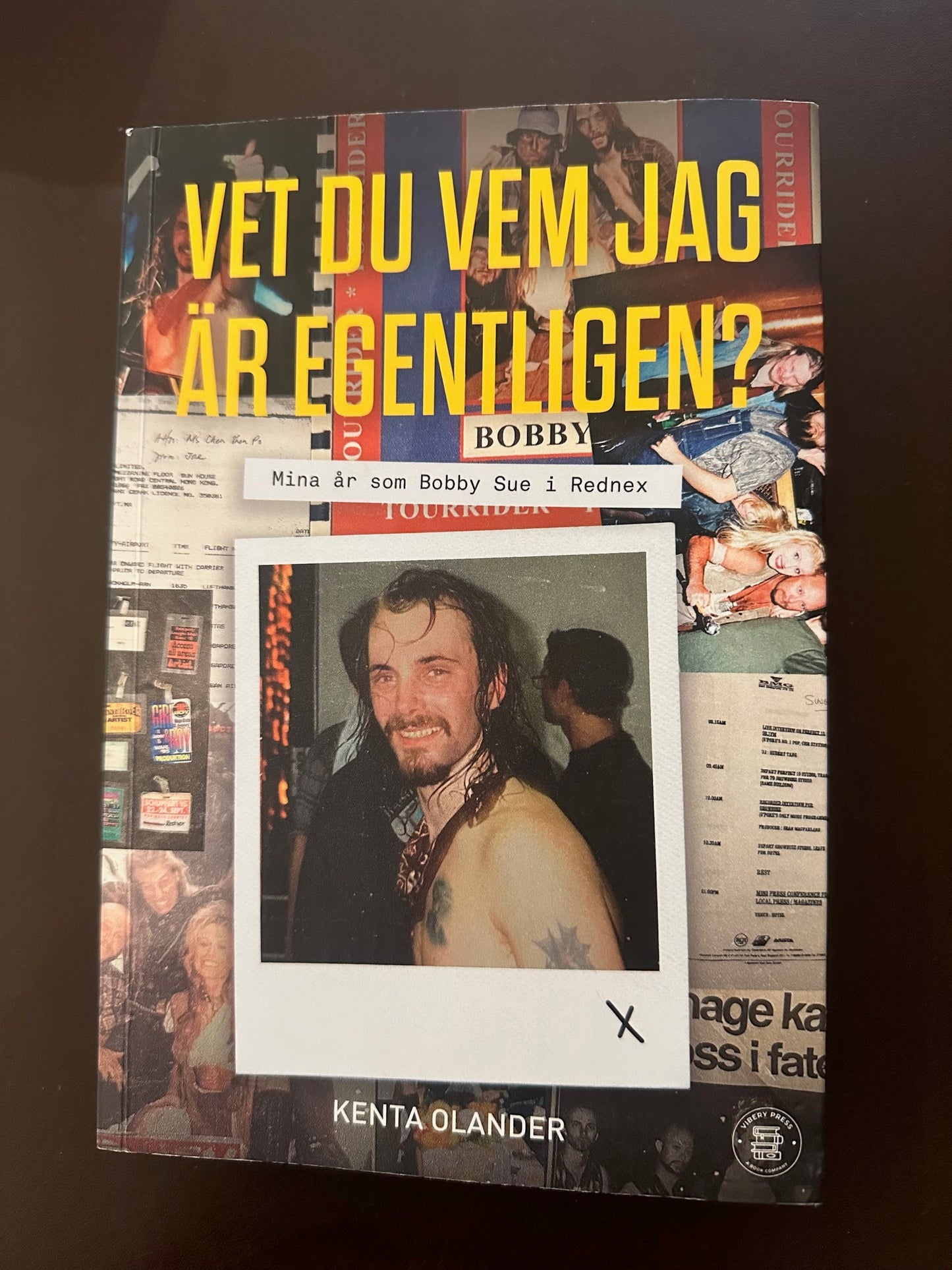 Vet du vem jag är egentligen? Bok av Kenta Olander om hans liv i bandet Rednex