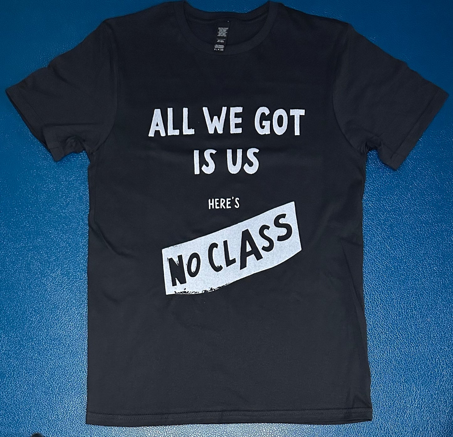 All We Got Is Us. Svart